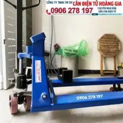 Cân Xe Nâng Tay Có Gắn Cân Điện Tử Pallet 1 Tấn (1000kg) - Của ĐỨC - Cân điện tử Hoàng Gia | Uy tín 10+ năm, Uy Tín, Giá Tốt can xe nang pallet 7 - Cân điện tử Hoàng Gia | Uy tín 10+ năm, Uy Tín, Giá Tốt